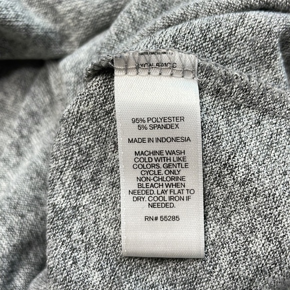 Express Women’s Grey Sleeveless Keyhole V Neck Knit Blouse, size small - Picture 6 of 7